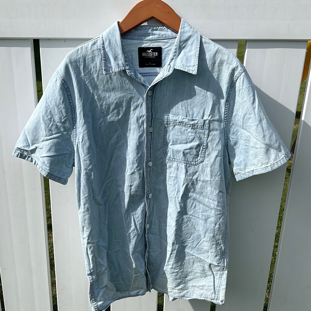 Hollister lightweight casual shirt sleeve chambray shirt
